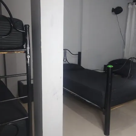 Compartida En Con Ac, Wifi, Uso De Cocina Yo Habitación en casa particular *