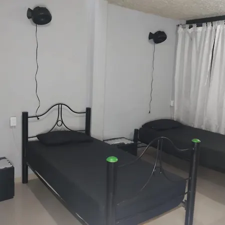 Compartida En Con Ac, Wifi, Uso De Cocina Yo Habitación en casa particular *
