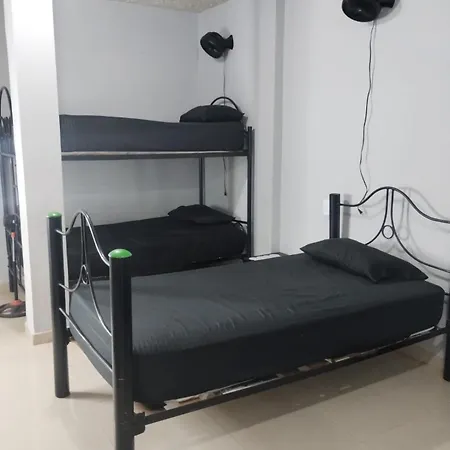 Habitación en casa particular Compartida En Con Ac, Wifi, Uso De Cocina Yo *